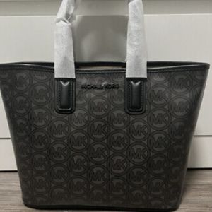 Great Xmas Gift Authentic Michael Kors Tote MAKE ME AN OFFER